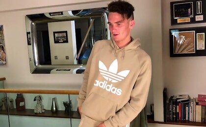 Young Horny Lad Flynn Wank his Massive Uncut Cock & Gets a Little Helping Hand & Shoots a Big load!